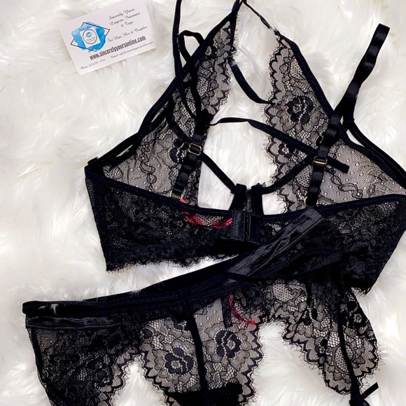 Lace Lingerie Set - Picture 5 of 5